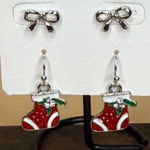 🚨3 for $15🚨 Silver Tone - Stocking and Bow Earrings